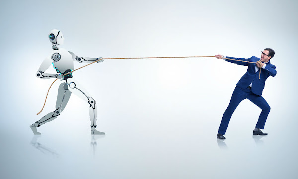 Ilustrasi manusia berjas menarik tali melawan robot AI, melambangkan tantangan dan kolaborasi antara manusia dan kecerdasan buatan dalam jurnalisme digital.