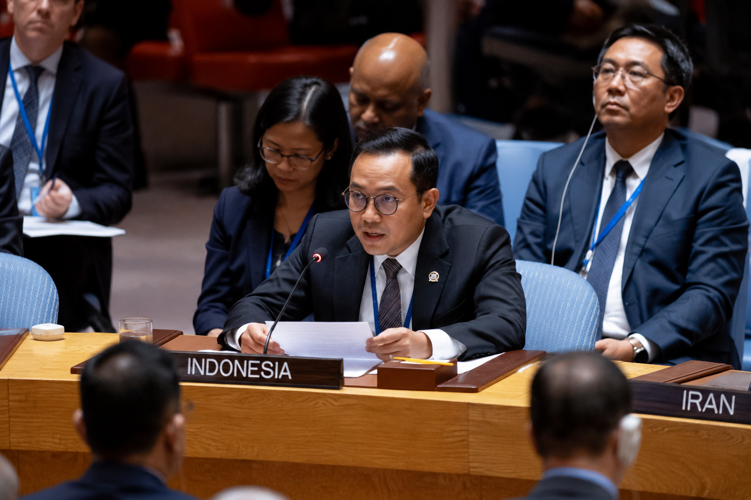 diplomasi Indonesia konflik global politik luar negeri