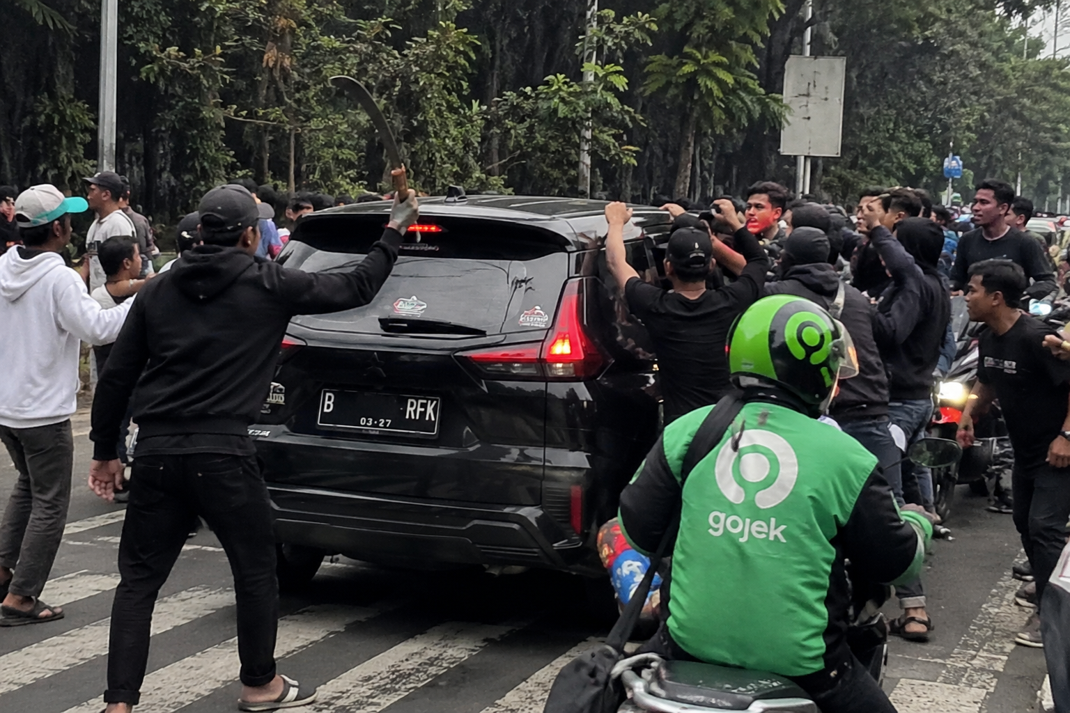 pengeroyokan mobil pelat B Dago Bandung kronologi dan respons kepolisian