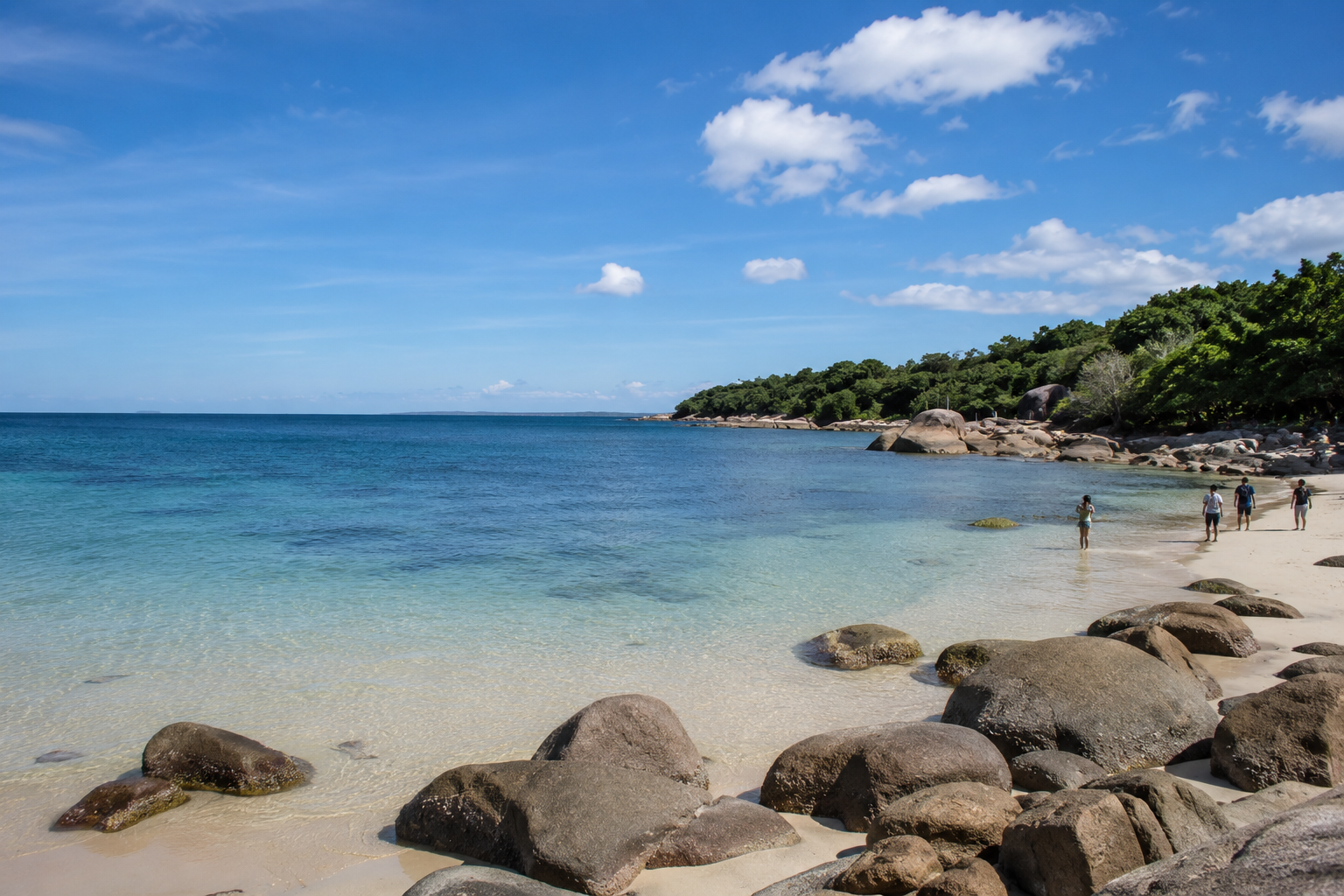 Batu Keti Beach Sangihe pemandangan pantai